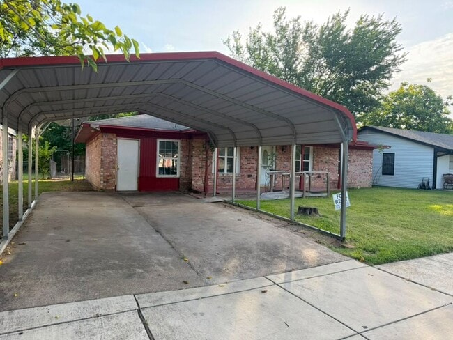 Photo - 317 Pecan St