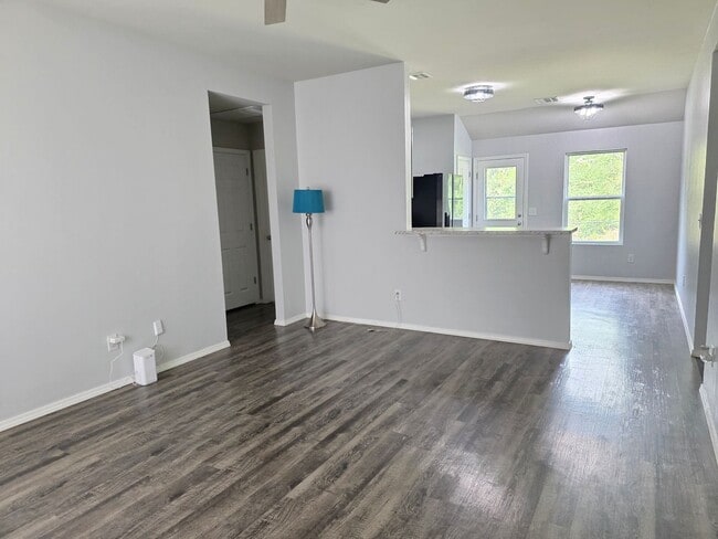 Photo - 3 Bedroom home for rent in Noble!