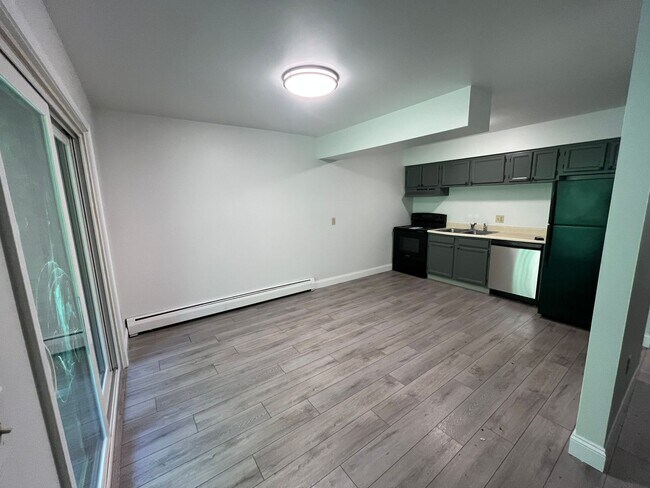 Photo - 2BD/1BA Second Floor Unit