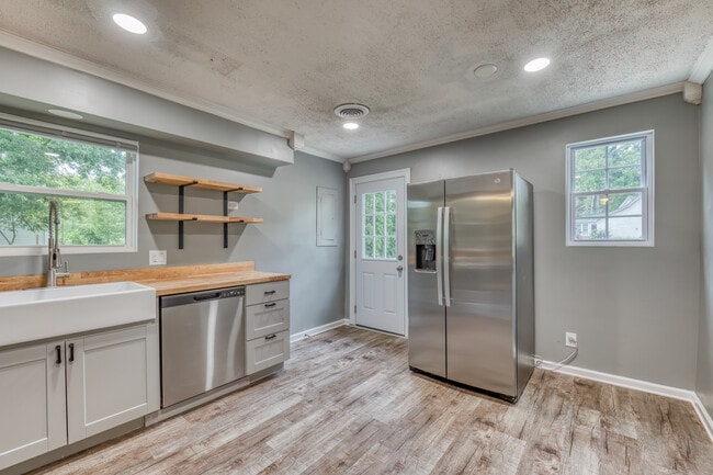 Photo - 8202 Westland Dr