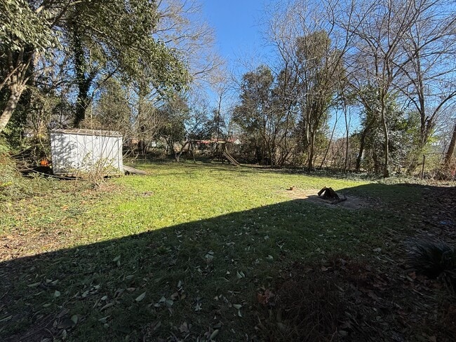 Photo - 406 Meadow Ln