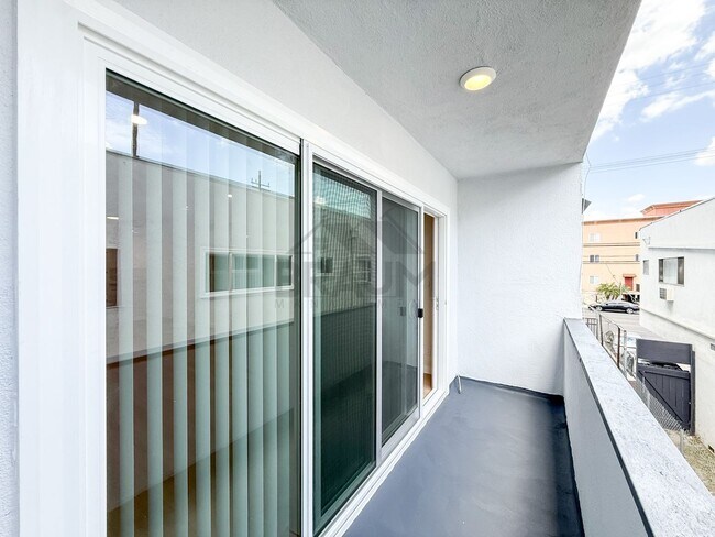 Photo - 6039 Whitsett Ave Unidad 202