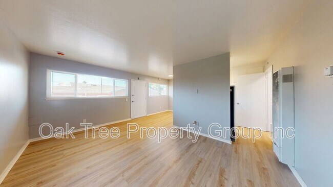 Photo - 3211 School St