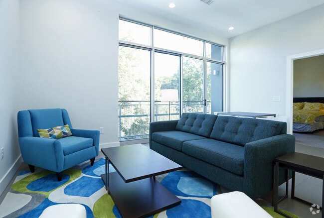 3BR, 3BA - 1500sf 2- Living Area