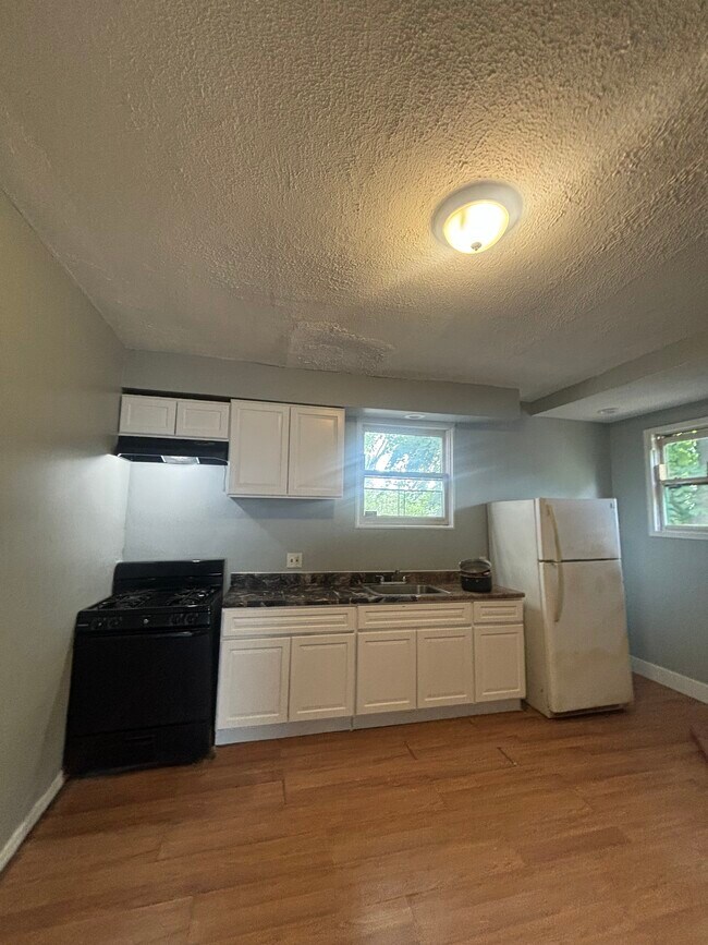 Photo - 152 Shephard Ave Apartments Unit 1