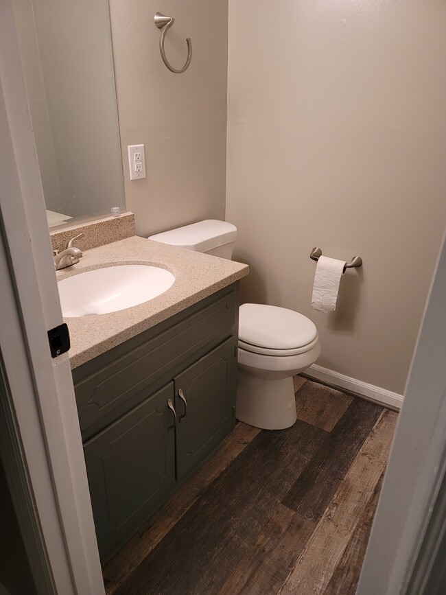 Photo - 1021 Cedar Ave Unit 2