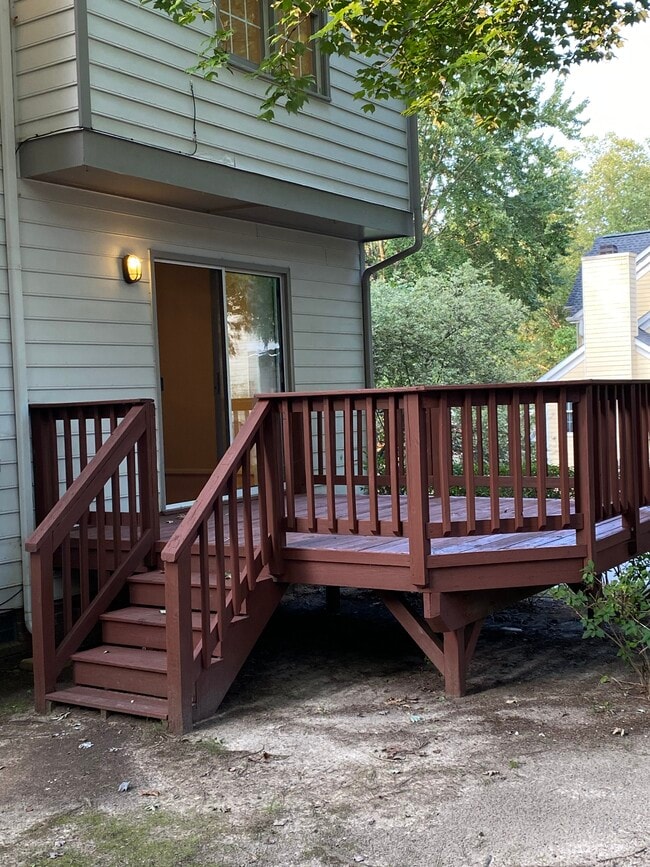 Building Photo - 201 Mint Hill Dr