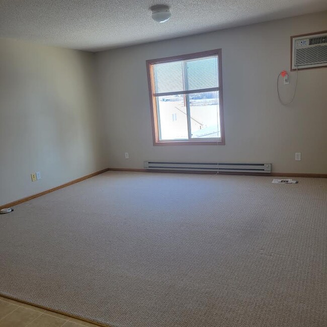 Living Area - 23250 Main St