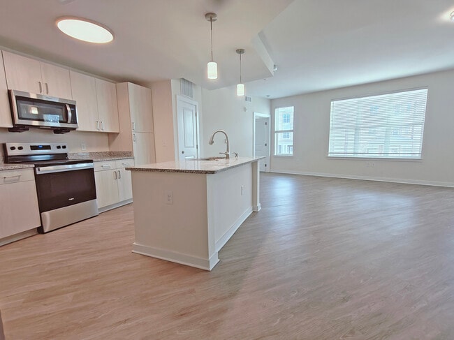 Photo - Springhouse Square