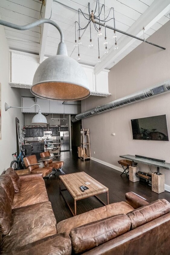 Beautiful 2 bedroom/2 bathroom loft with e... - Beautiful 2 bedroom/2 bathroom loft with e...