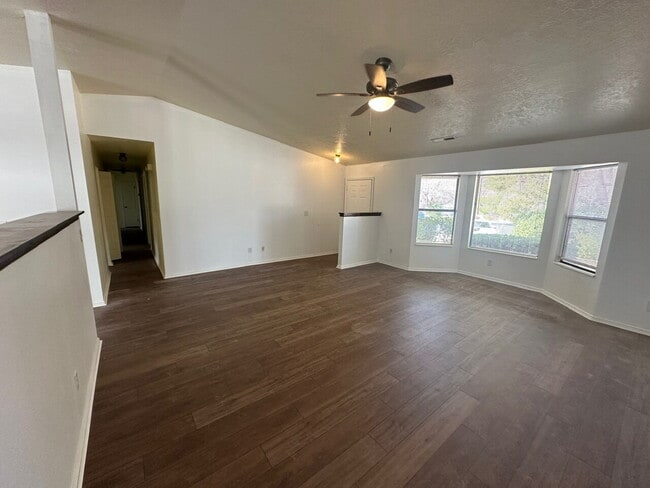 Photo - 3059 Bayberry Cir