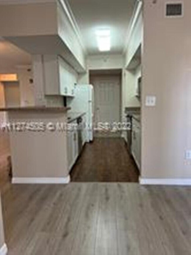 Photo - 101 SW 117th Ave Unidad 107