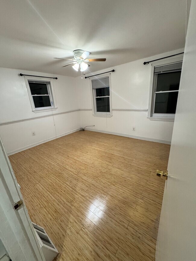 Photo - 1131 Fanshawe St Unit Upstairs