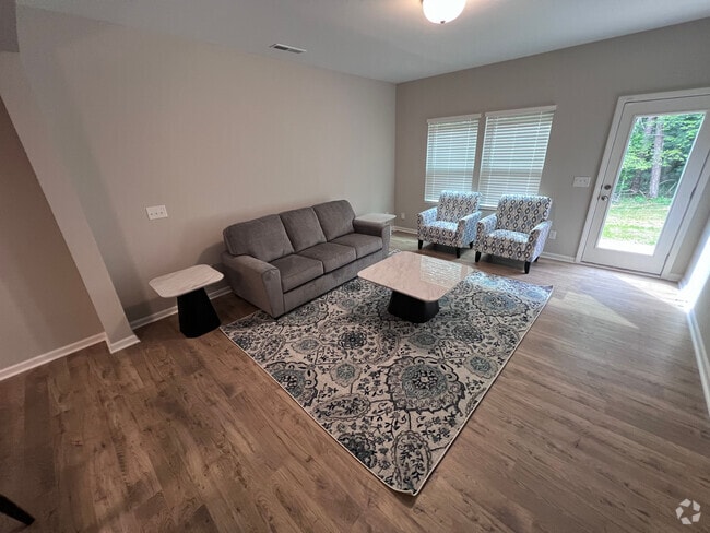 Building Photo - Room in Townhome on Reeves St