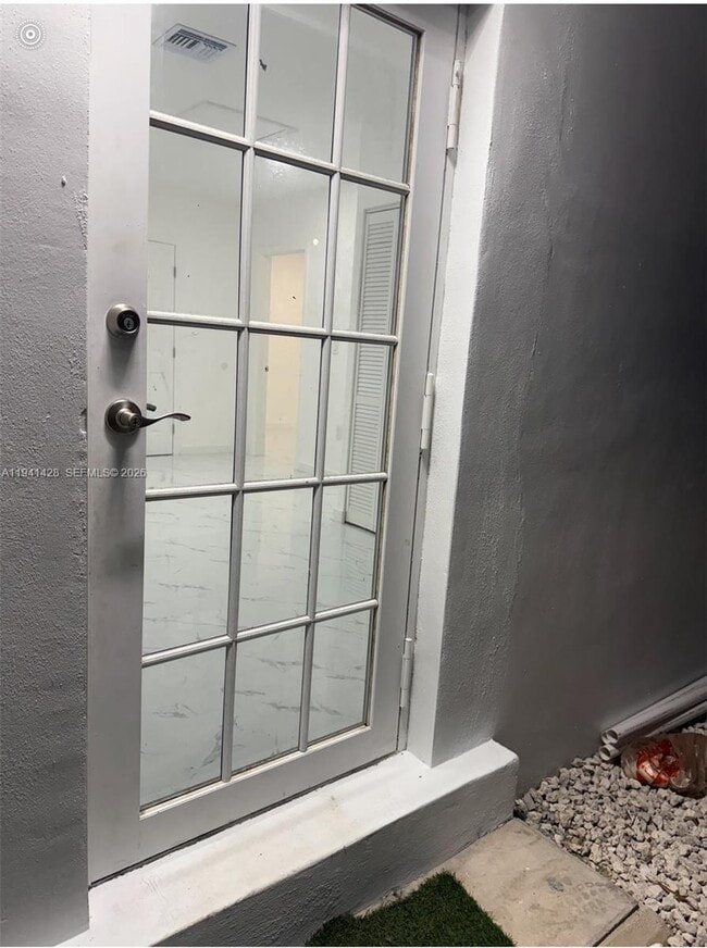 Building Photo - 4200 SW 96th Ave Unit 2