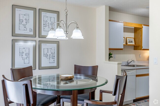 2BD, 2BA - 1,025SF - Dining Room