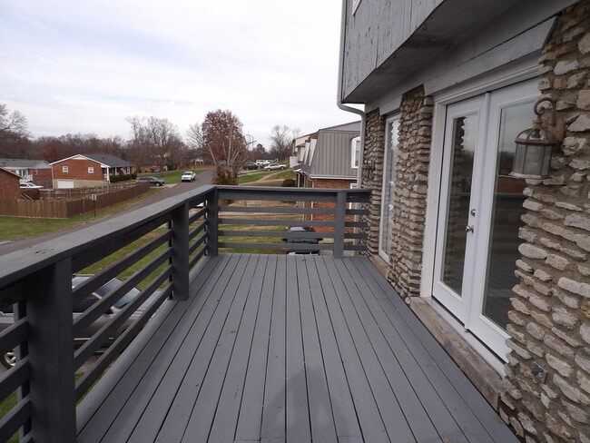 Photo - 409 Ridgewood Ln