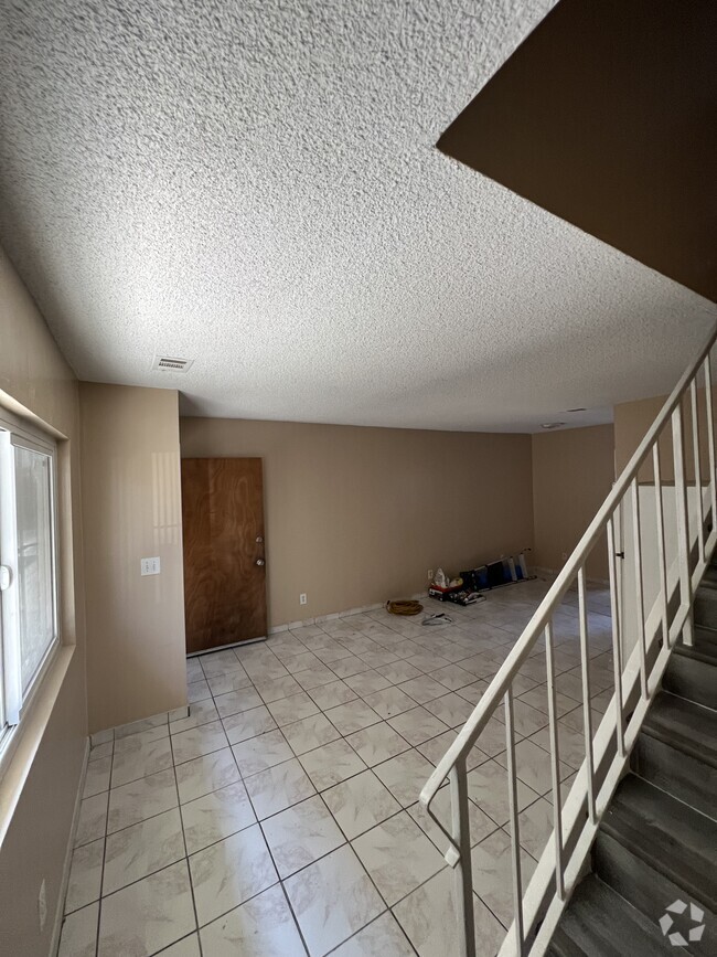 Building Photo - 11423 Eucalyptus Ave Rental