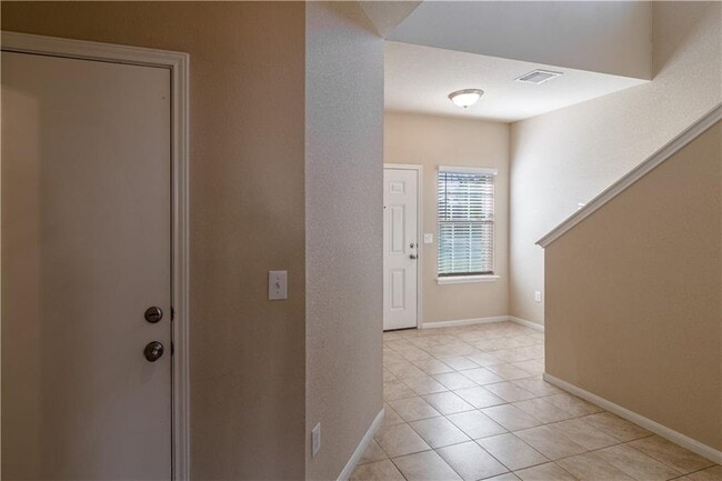 Photo - 137 Moulins Ln