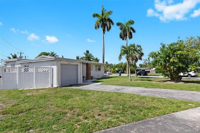 Photo - 1708 NW 58th Ave Casa