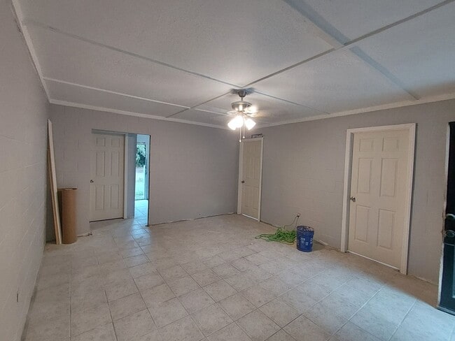 Photo - Stinson Unit B