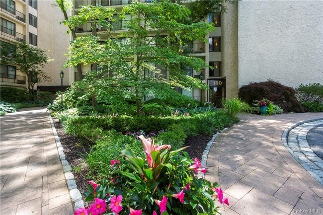 150 Overlook Ave Unit 2K