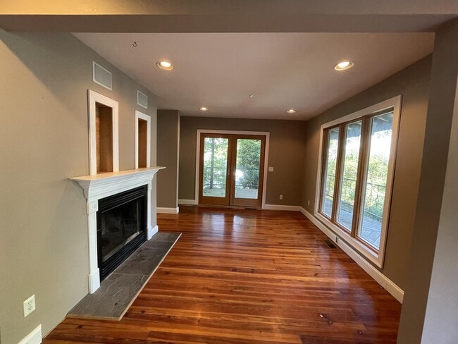 Photo - 1203 W Johnson St