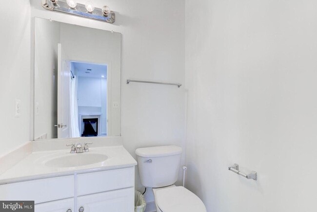 Photo - 21896 Hawksbury Terrace