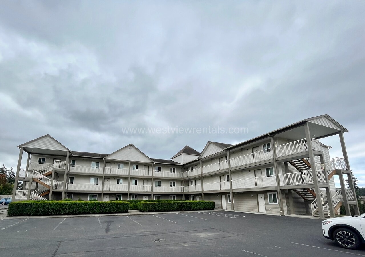 Photo - Benjamin Court Apartments Unit 139-202