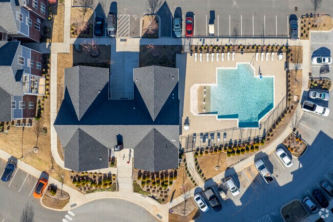 Clubhouse & Pool