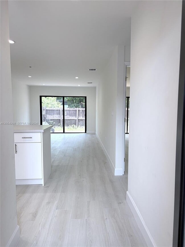 Photo - 3809 SW 82nd Ave