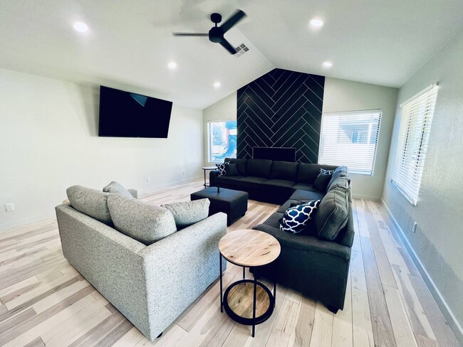 Photo - Savannah Square/Savannah Harbor