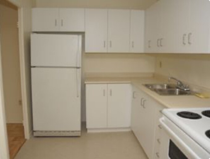 Photo - 1901 Martin Grove Rd