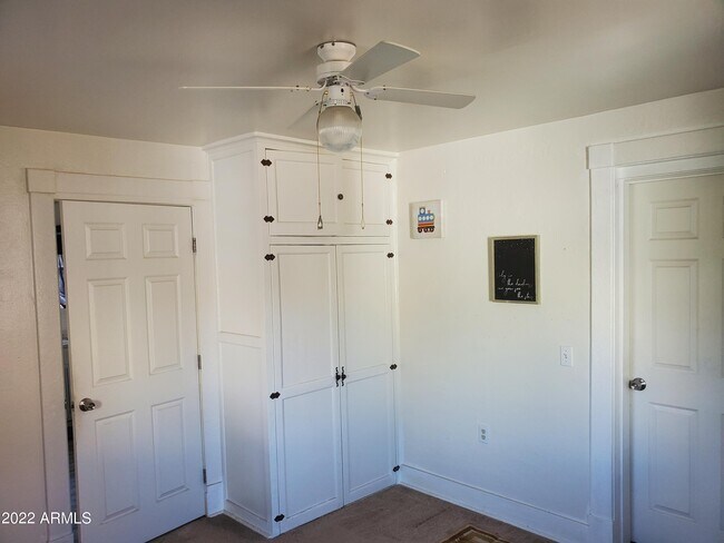 Photo - 576 Garfield Ave