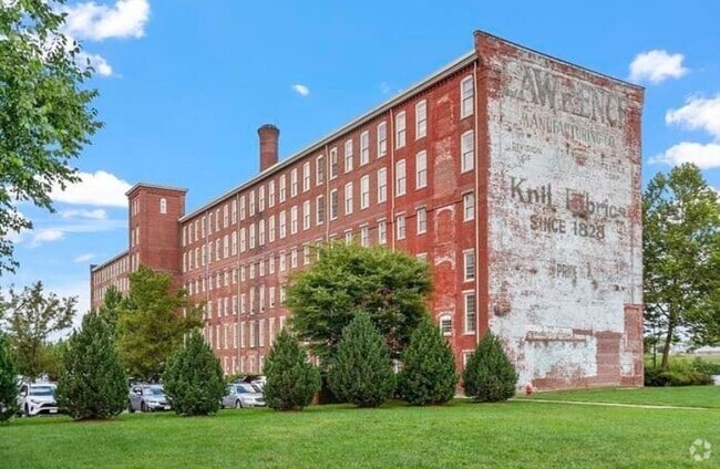 Building Photo - 52 Lawrence Dr Unit M614 Rental