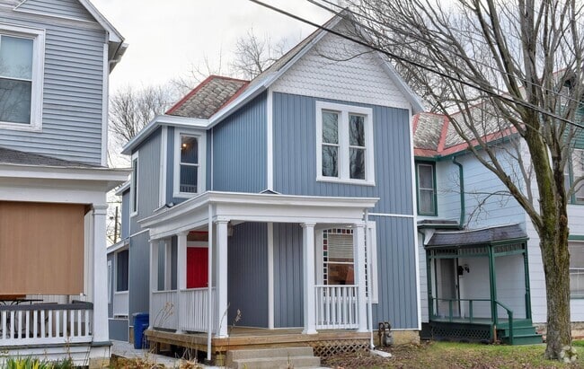 FRONT EXTERIOR VIEW - 1021 Madison Ave Rental