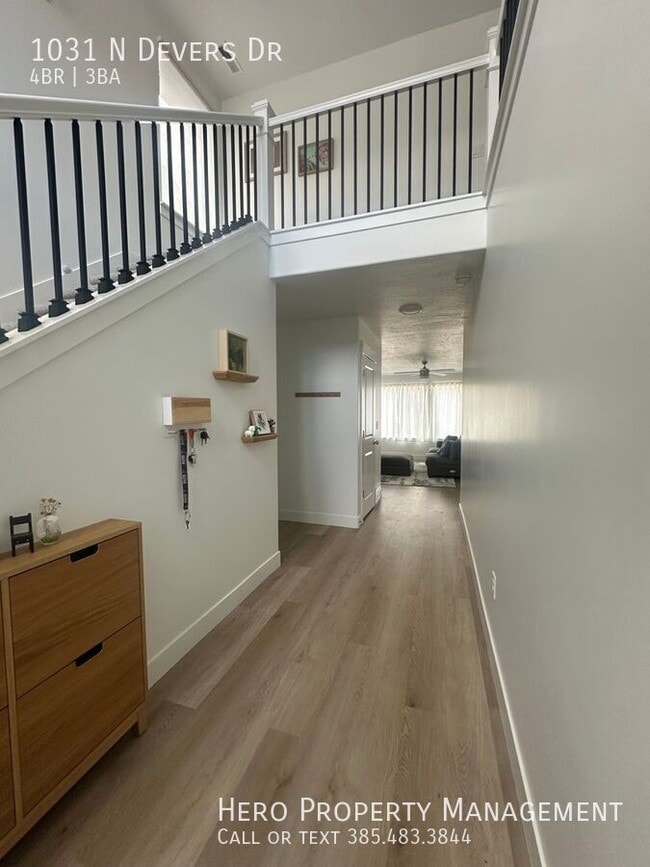 Photo - 1031 Devers Dr