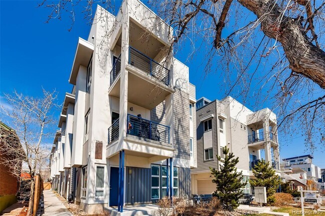 Building Photo - LOCATION LOCATION!! Newly constructed town... Rental