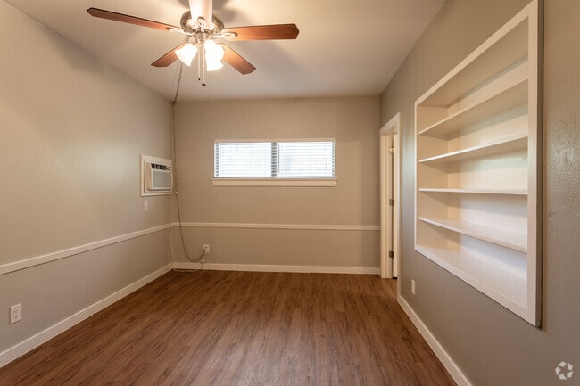 1 BR, 1 BA 515 SF