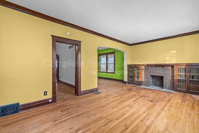 Photo - 5223 Bancroft Ave