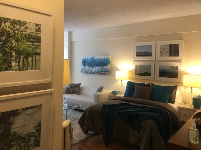 Photo - Washington House