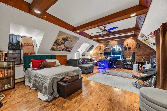 Photo - 13 S Linn St Unit 8