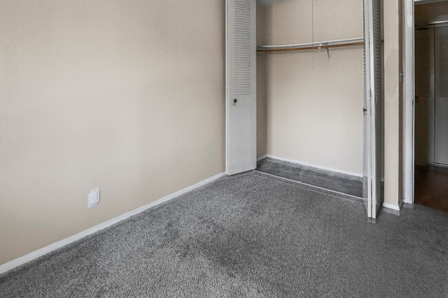 Photo - Ravine Woods Apartments