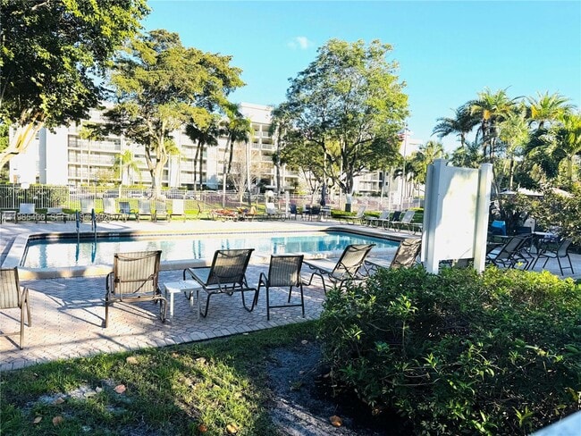 Photo - 2601 S Course Dr Unidad 409