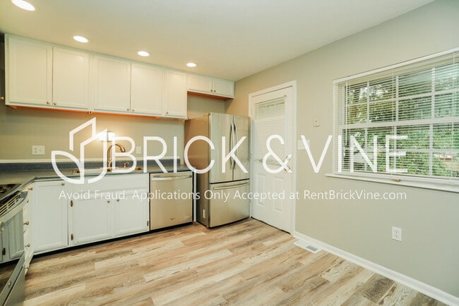 Photo - 170 Penick Ave