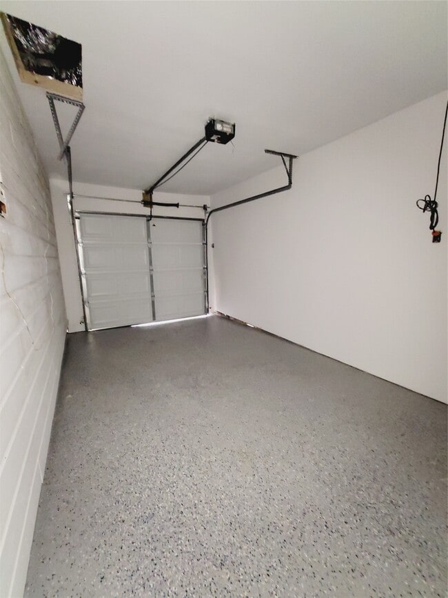 Photo - 7535 Thurow St