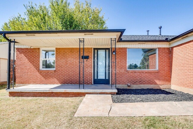 Photo - 813 S Midwest Blvd