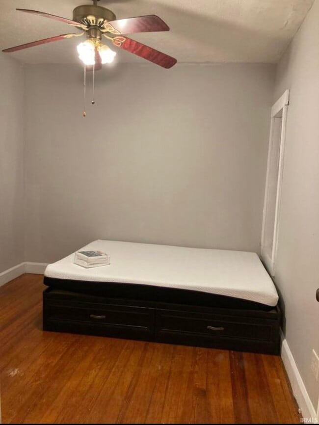 Photo - 4445 S Walnut St