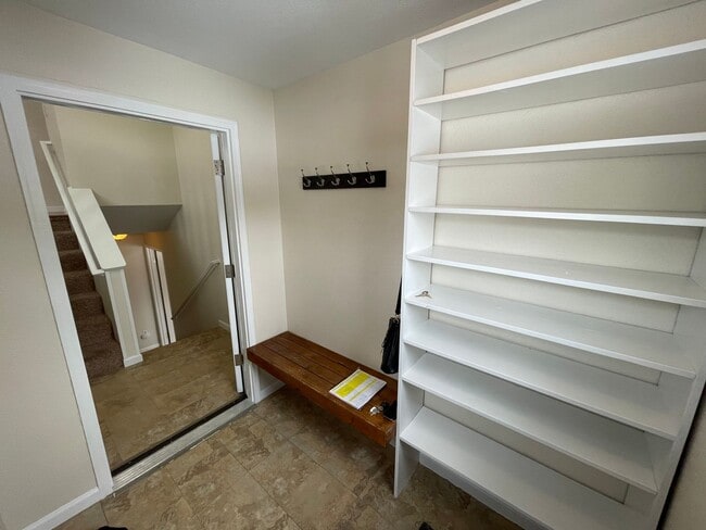 Photo - 3 Bedroom Home in South Anchorage!