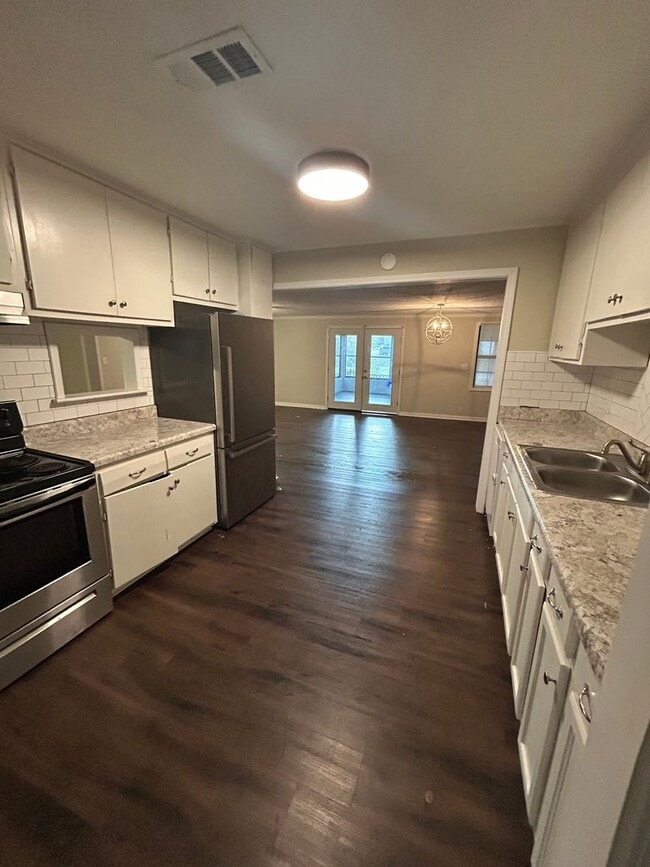 Photo - Beautiful 3 bedroom 2 bath home